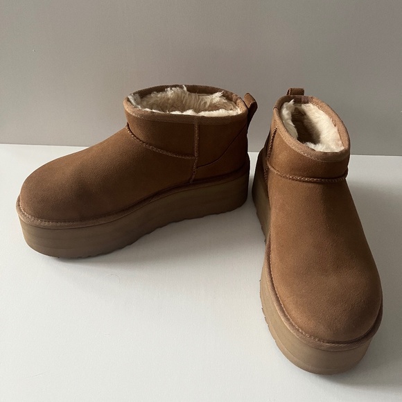 Ugg Classic Ultra Mini Platform - Picture 1 of 4